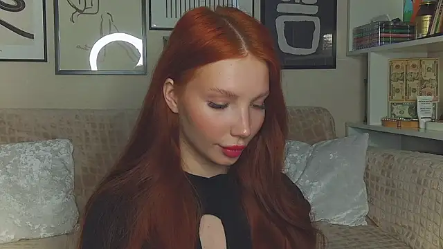 Snapshot of JudyWalkerr chatting on March 19, 6:35 am JudyWalkerr online show from March 19, 6:35 am