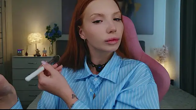 JudyWalkerr online show from February 28, 5:19 am