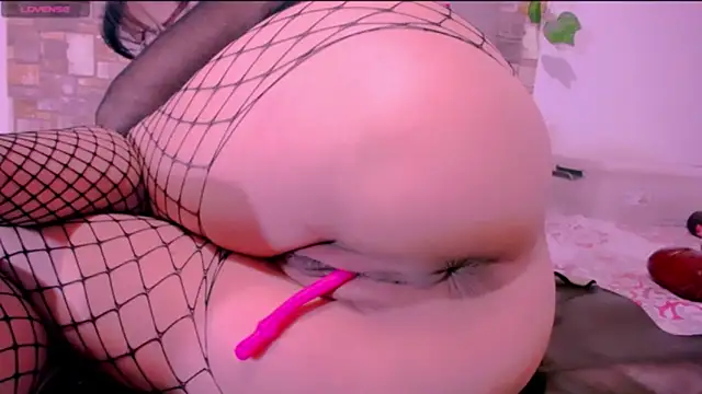 Snapshot of CrazyRousex chatting on April 13, 3:50 pm CrazyRousex online show from April 13, 3:50 pm
