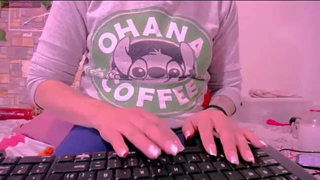 Snapshot of CrazyRousex chatting on April 21, 4:34 pm CrazyRousex online show from April 21, 4:34 pm