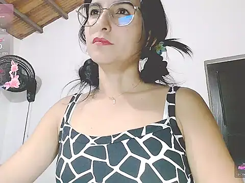 tifany19  online show from November 1, 1:51 am