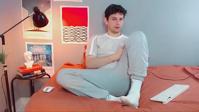 Elio555 online show from September 13, 1:00 pm