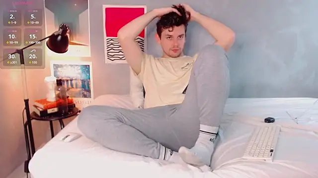 Elio555 online show from December 14, 7:40 pm