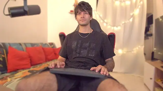 justin stark7 online show from December 15, 8:57 pm