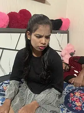 hottiess69 online show from February 9, 6:47 pm