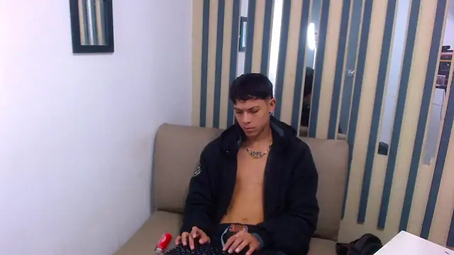 Levis Montes online show from December 27, 3:04 pm