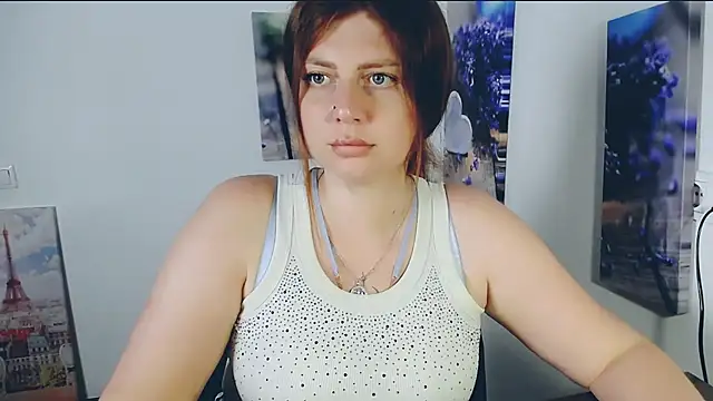 Snapshot of Lizzy_Love chatting on June 29, 10:15 am Lizzy Love online show from June 29, 10:15 am