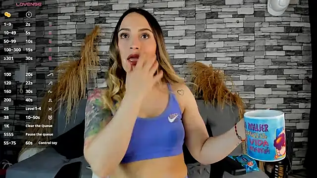 Snapshot of cindy_love2 chatting on October 6, 4:04 pm cindy love2 online show from October 6, 4:04 pm