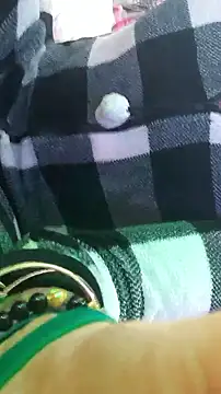 gurlnips online show from January 16, 2:10 pm