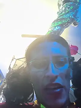 gurlnips online show from January 17, 3:39 pm