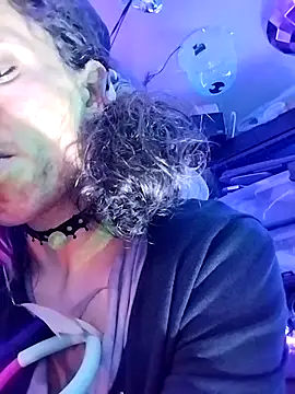 gurlnips online show from March 13, 3:02 am