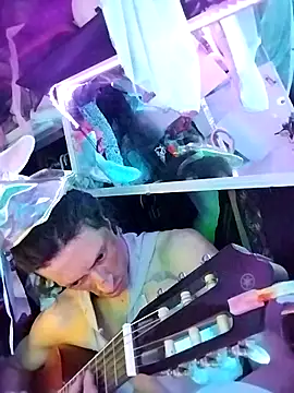 gurlnips online show from April 12, 11:04 am