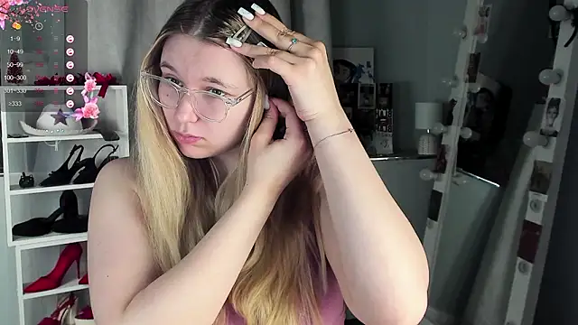 Rebecca Kelly online show from February 17, 2:30 am