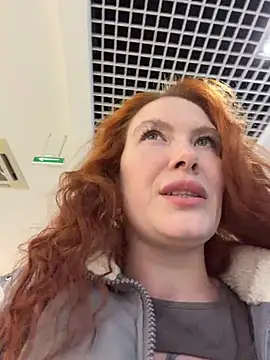 Snapshot of Liv_Fay chatting on February 14, 12:46 pm Liv Fay online show from February 14, 12:46 pm