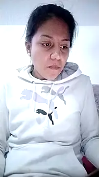 Snapshot of Tiphanydirty3 chatting on February 4, 2:06 am Tiphanydirty3 online show from February 4, 2:06 am