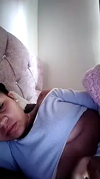 Snapshot of Tiphanydirty3 chatting on February 7, 3:27 pm Tiphanydirty3 online show from February 7, 3:27 pm