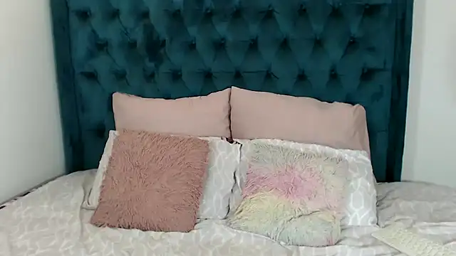 1Blackertheberry1 online show from January 17, 10:23 pm