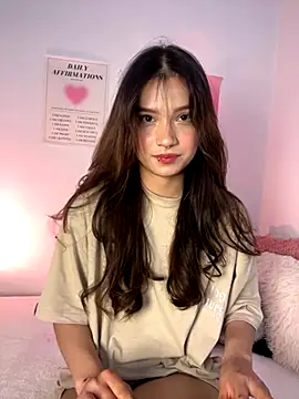 Ashley D online show from September 20, 8:04 am