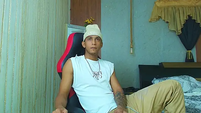 dominic smith  online show from June 8, 2:34 am