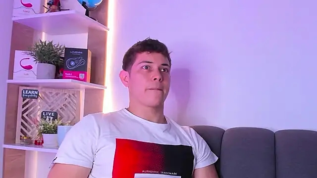 Alan hadid1 online show from March 9, 8:35 pm