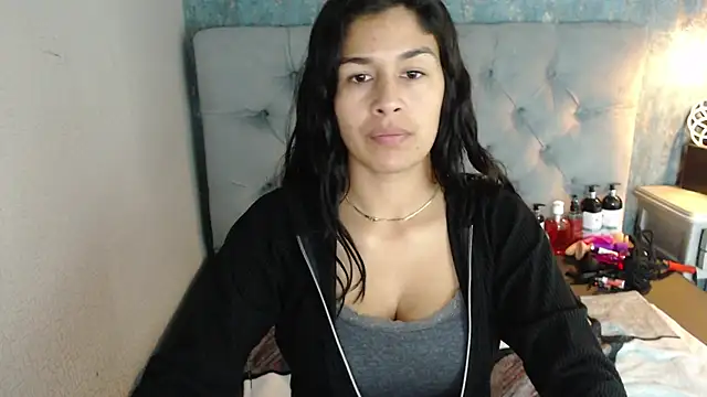 Snapshot of ginasailor chatting on February 21, 1:17 am ginasailor online show from February 21, 1:17 am