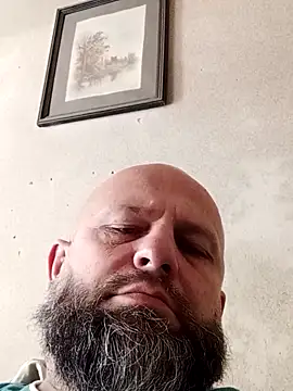 Snapshot of AlexandruCsaba chatting on September 24, 9:45 am AlexandruCsaba online show from September 24, 9:45 am