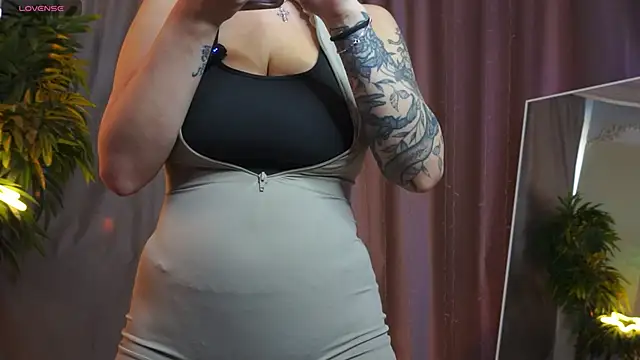 JessRosen online show from May 16, 3:47 am