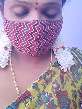 Snapshot of malliga98 chatting on March 3, 7:36 am malliga98 online show from March 3, 7:36 am