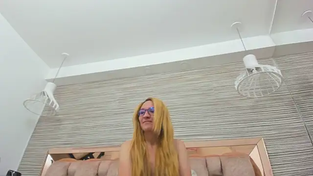 Snapshot of maddy_cartter chatting on September 30, 11:37 am maddy cartter online show from September 30, 11:37 am