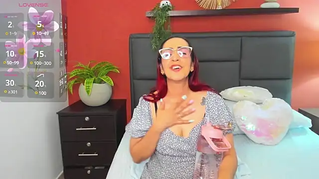 jadde13  online show from December 6, 5:42 am