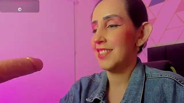 Snapshot of jadde13_ chatting on November 6, 8:54 pm jadde13 online show from November 6, 8:54 pm