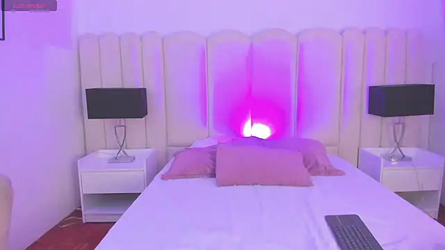 Tom Silver   online show from February 17, 6:15 pm