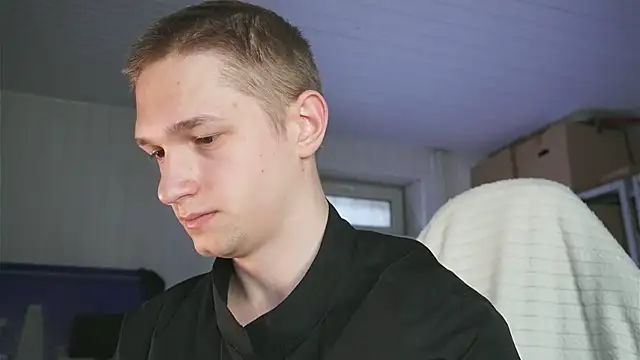 dustyn fox online show from April 5, 6:32 am