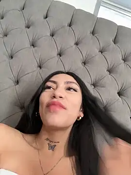 Effy Bonny online show from December 1, 2:00 pm