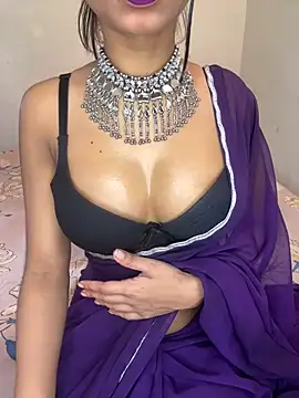 Snapshot of Hot-sexy222 chatting on December 19, 8:45 am Hot-sexy222 online show from December 19, 8:45 am