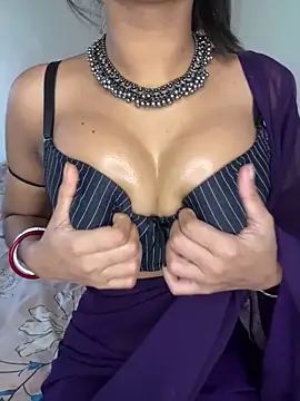 Snapshot of Hot-sexy222 chatting on December 24, 2:54 am Hot-sexy222 online show from December 24, 2:54 am