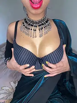 Snapshot of Hot-sexy222 chatting on December 30, 3:03 am Hot-sexy222 online show from December 30, 3:03 am