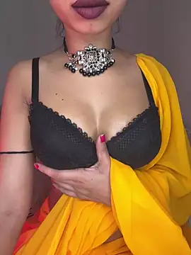 Snapshot of Hot-sexy222 chatting on February 18, 9:54 am Hot-sexy222 online show from February 18, 9:54 am