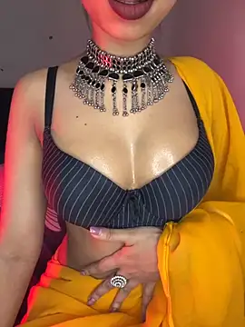 Snapshot of Hot-sexy222 chatting on October 18, 1:30 am Hot-sexy222 online show from October 18, 1:30 am