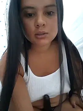 Snapshot of sexy-latin10 chatting on February 2, 11:19 am sexy-latin10 online show from February 2, 11:19 am