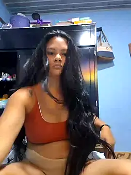 Snapshot of sexy-latin10 chatting on February 6, 10:00 pm sexy-latin10 online show from February 6, 10:00 pm