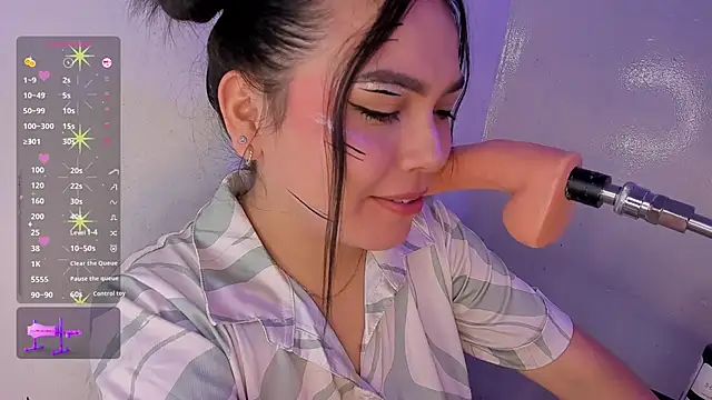 Snapshot of Honey_Jenny_1 chatting on September 14, 2:22 am Honey Jenny 1 online show from September 14, 2:22 am
