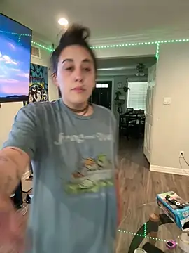 ThicBunz online show from May 19, 5:19 pm