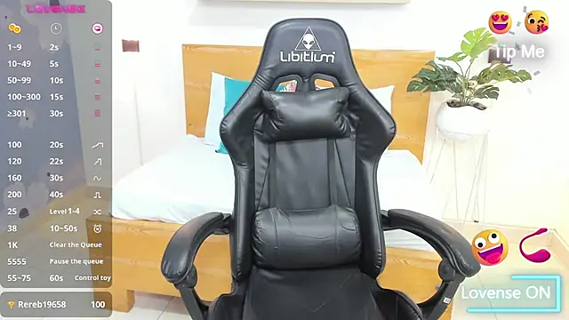 aixa 15 online show from January 21, 3:21 pm