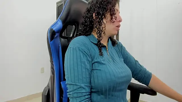 aixa 15 online show from September 16, 12:06 pm