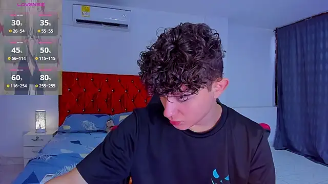 Snapshot of Nathan_Bluee chatting on December 20, 2:16 pm Nathan Bluee online show from December 20, 2:16 pm