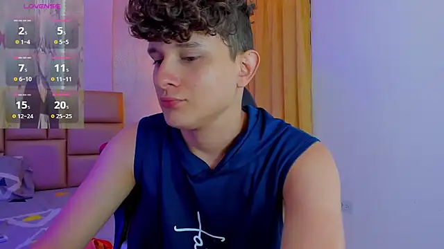 Snapshot of Nathan_Bluee chatting on December 22, 5:21 pm Nathan Bluee online show from December 22, 5:21 pm