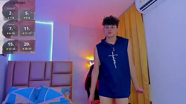 Snapshot of Nathan_Bluee chatting on January 3, 3:55 pm Nathan Bluee online show from January 3, 3:55 pm