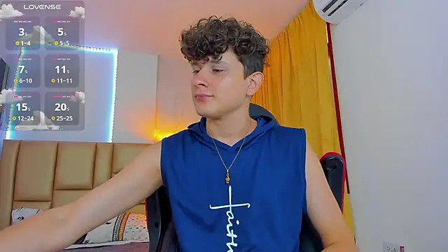 Snapshot of Nathan_Bluee chatting on January 16, 4:18 pm Nathan Bluee online show from January 16, 4:18 pm