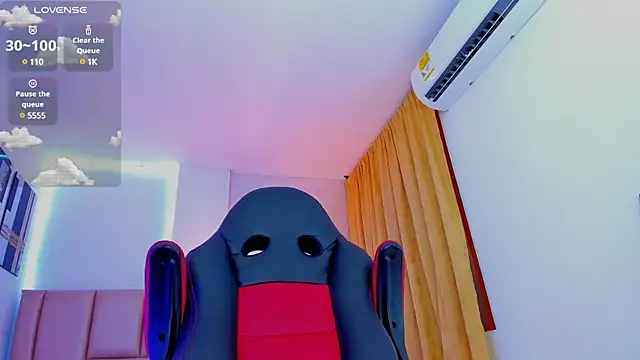 Snapshot of Nathan_Bluee chatting on January 27, 4:22 pm Nathan Bluee online show from January 27, 4:22 pm